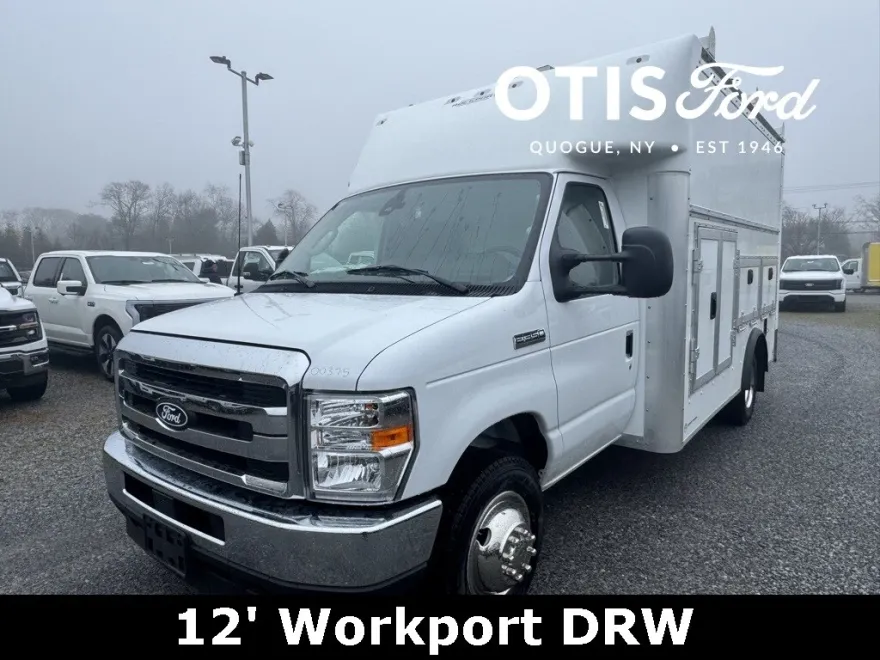 2026 Ford E-350 Base photo 3
