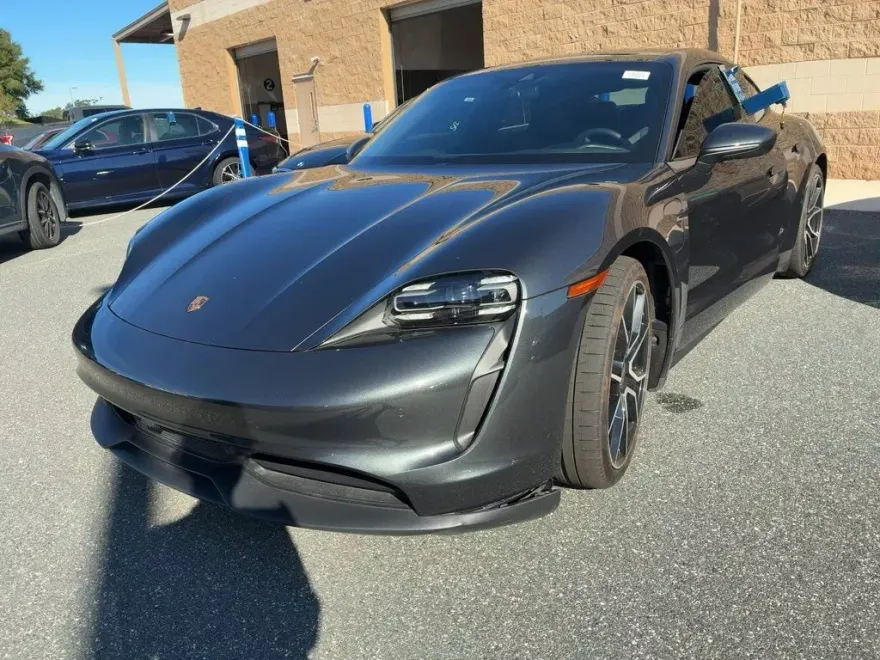 2022 Porsche Taycan Base photo 1