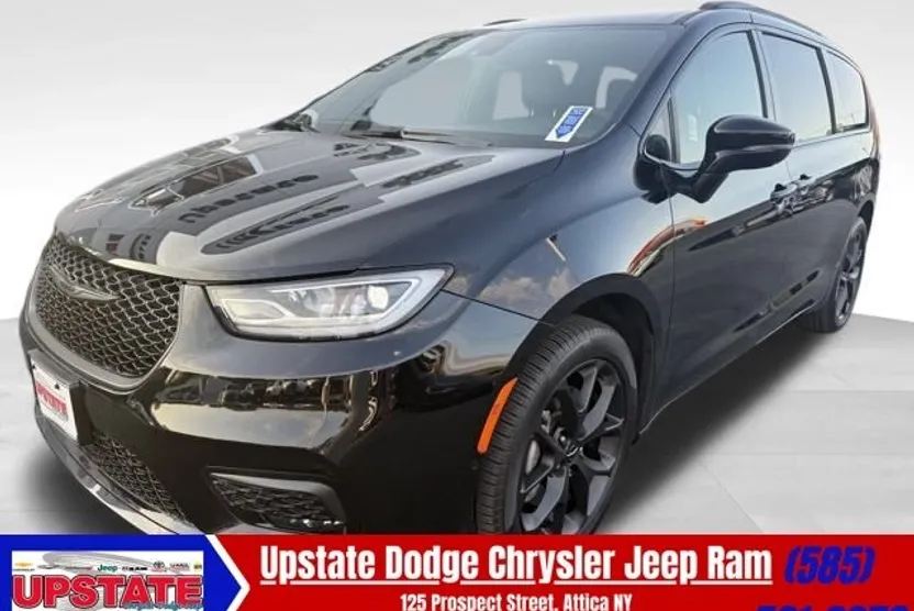 2024 Chrysler Pacifica Touring L photo 1
