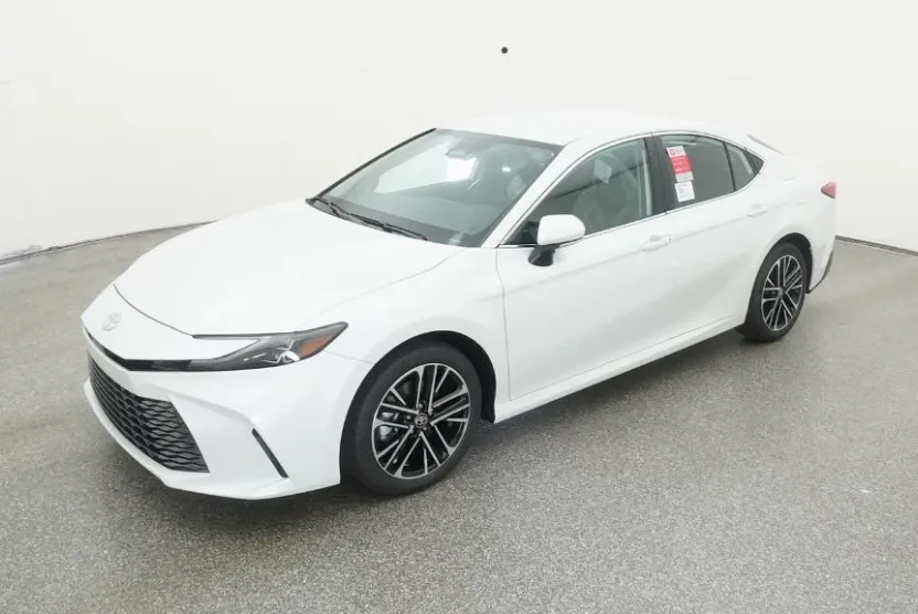 2026 Toyota Camry XLE photo 1