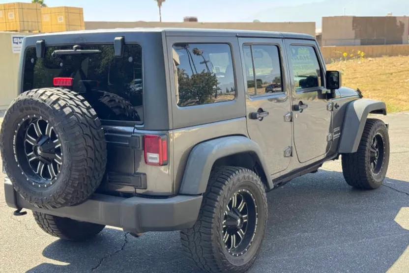 2016 Jeep Wrangler Unlimited Sport photo 1