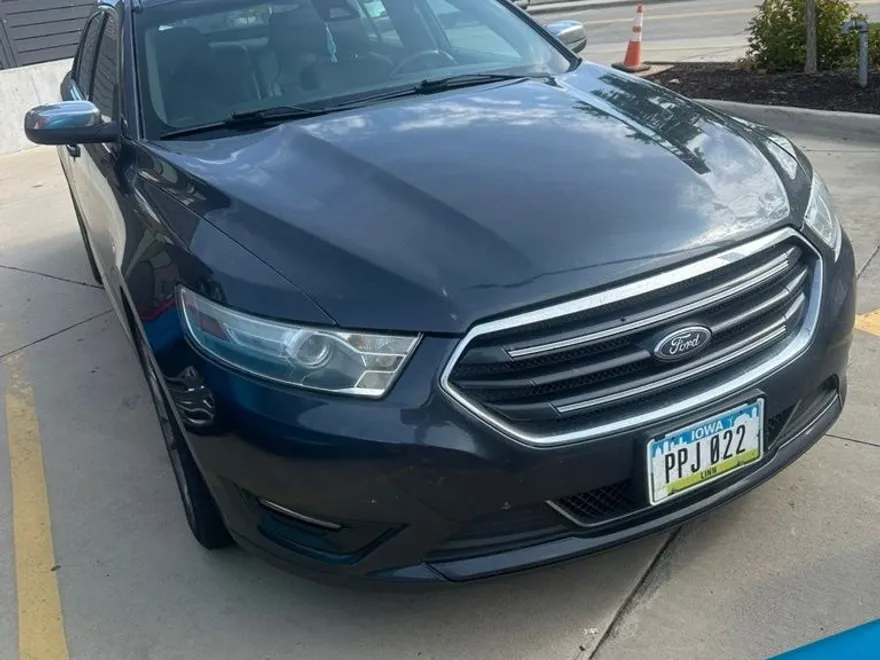 2017 Ford Taurus Limited photo 1