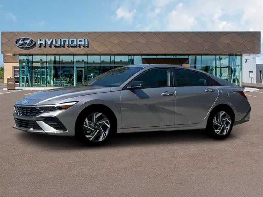 2025 Hyundai Elantra SEL Sport photo 1