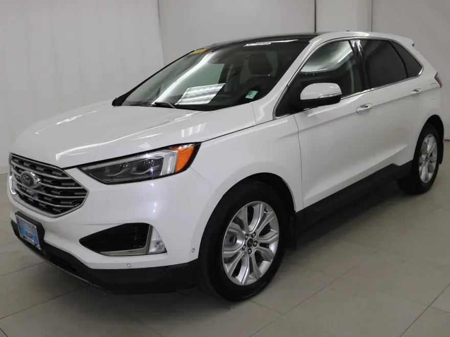 2021 Ford Edge Titanium photo 1