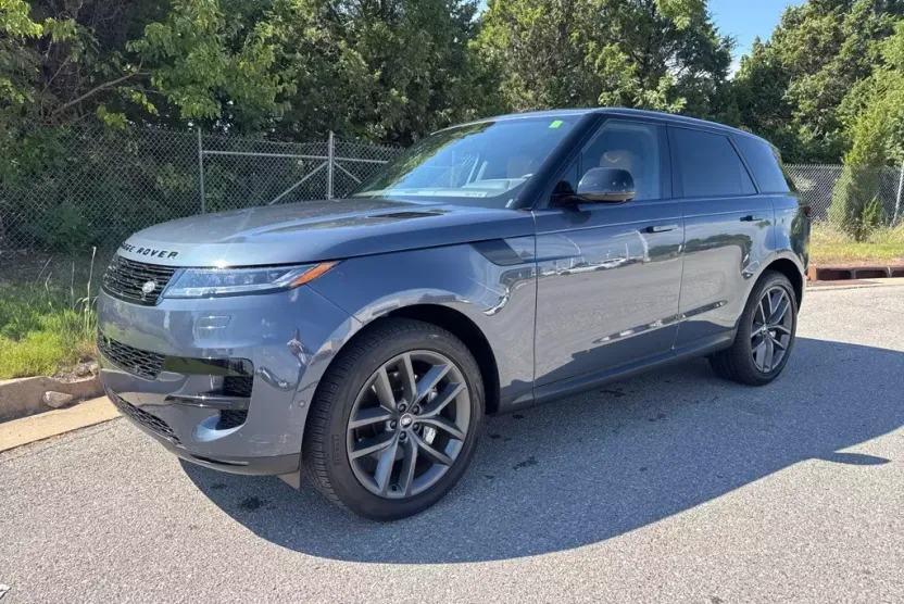 2025 Land Rover Range Rover Sport SE photo 1