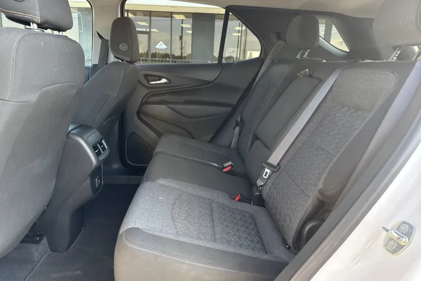 2022 Chevrolet Equinox LT photo 1