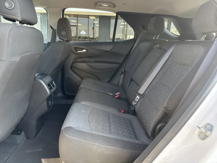 2022 Chevrolet Equinox LT photo 1