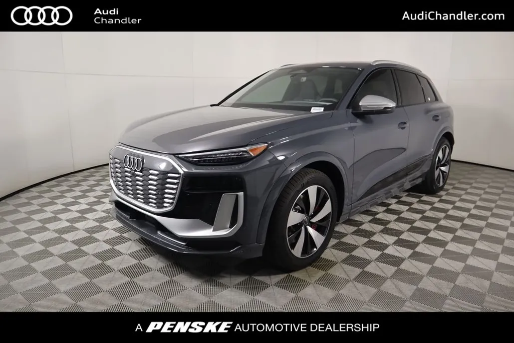2025 Audi SQ6 photo 1