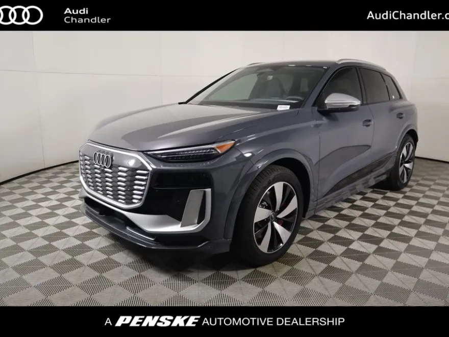 2025 Audi SQ6 photo 1