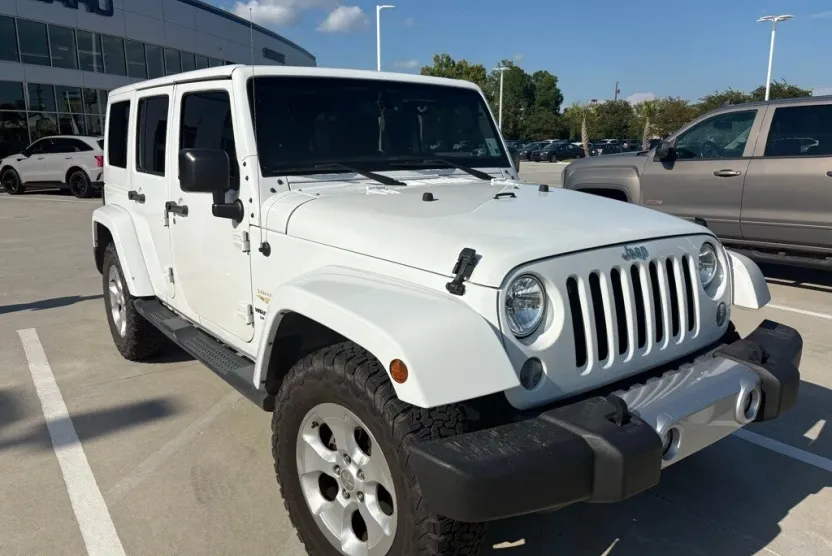 2015 Jeep Wrangler Unlimited Sahara photo 1