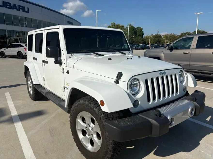 2015 Jeep Wrangler Unlimited Sahara photo 1