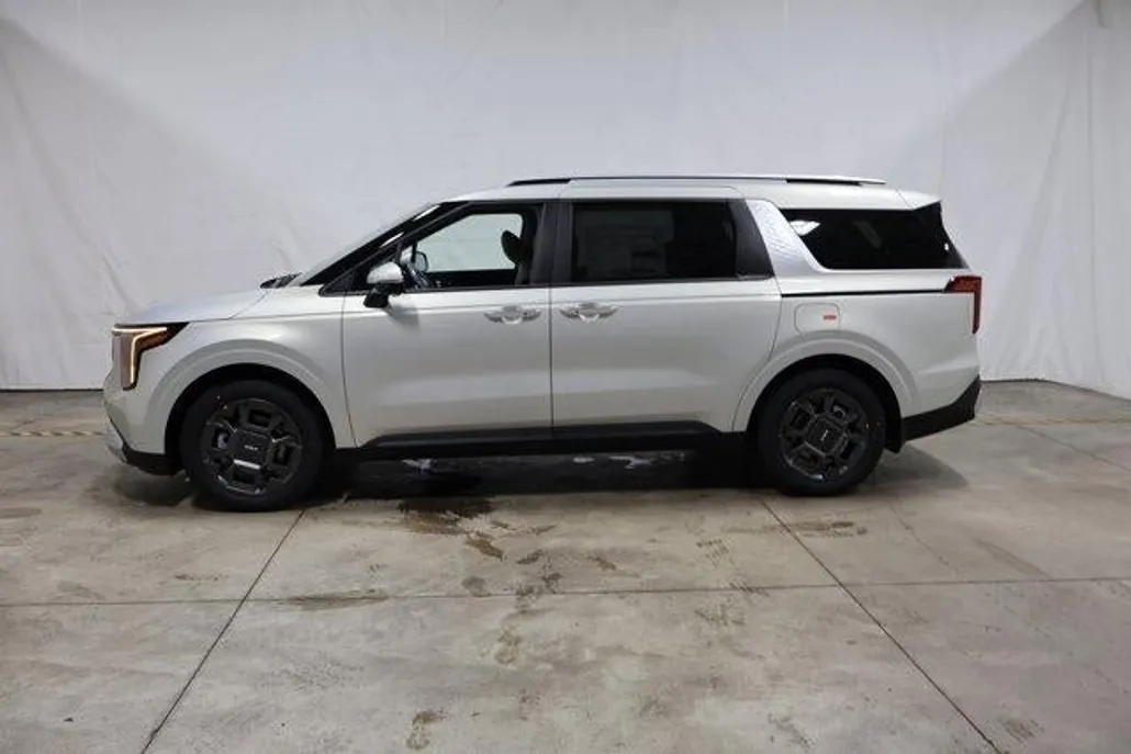 2026 Kia Carnival EX photo 1