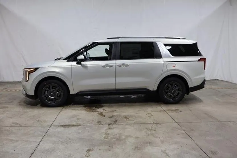 2026 Kia Carnival EX photo 1