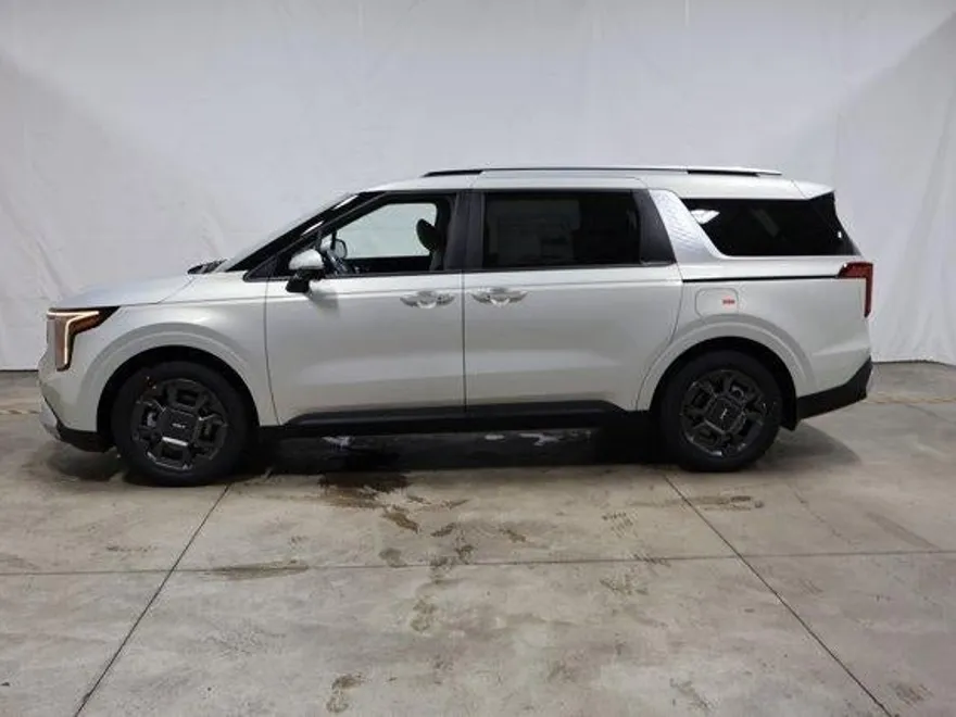 2026 Kia Carnival EX photo 1
