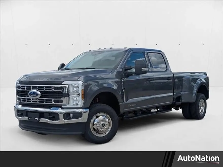 2026 Ford F-350 XLT photo 1