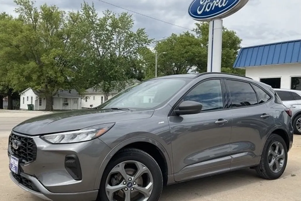 2024 Ford Escape ST-Line photo 1
