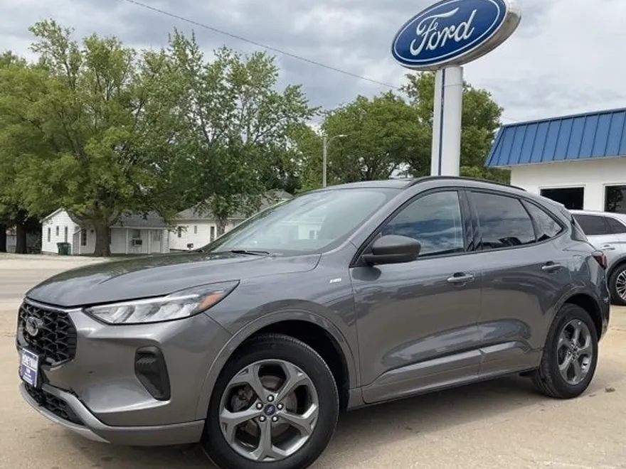 2024 Ford Escape ST-Line photo 1