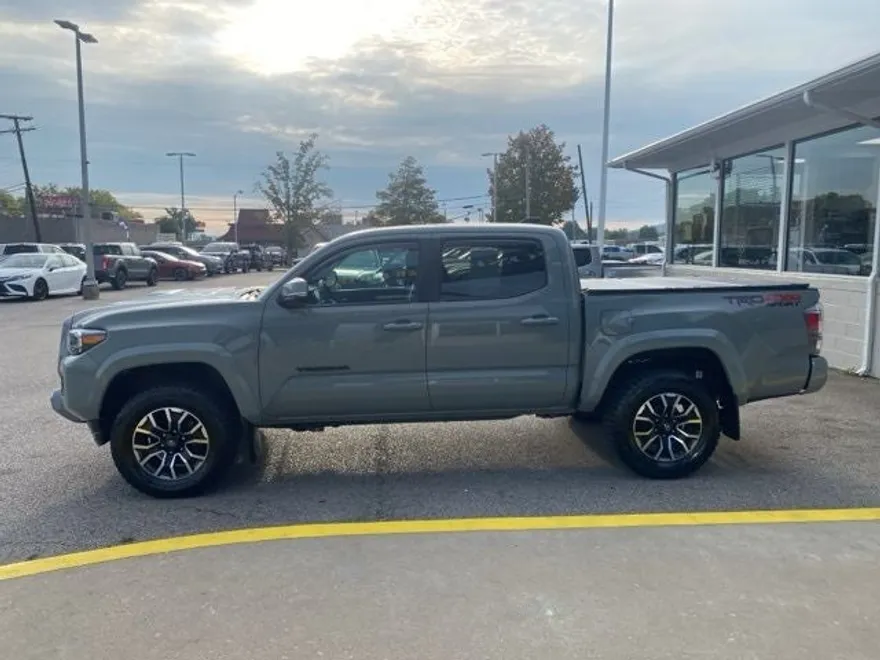 2023 Toyota Tacoma TRD Sport V6 photo 1