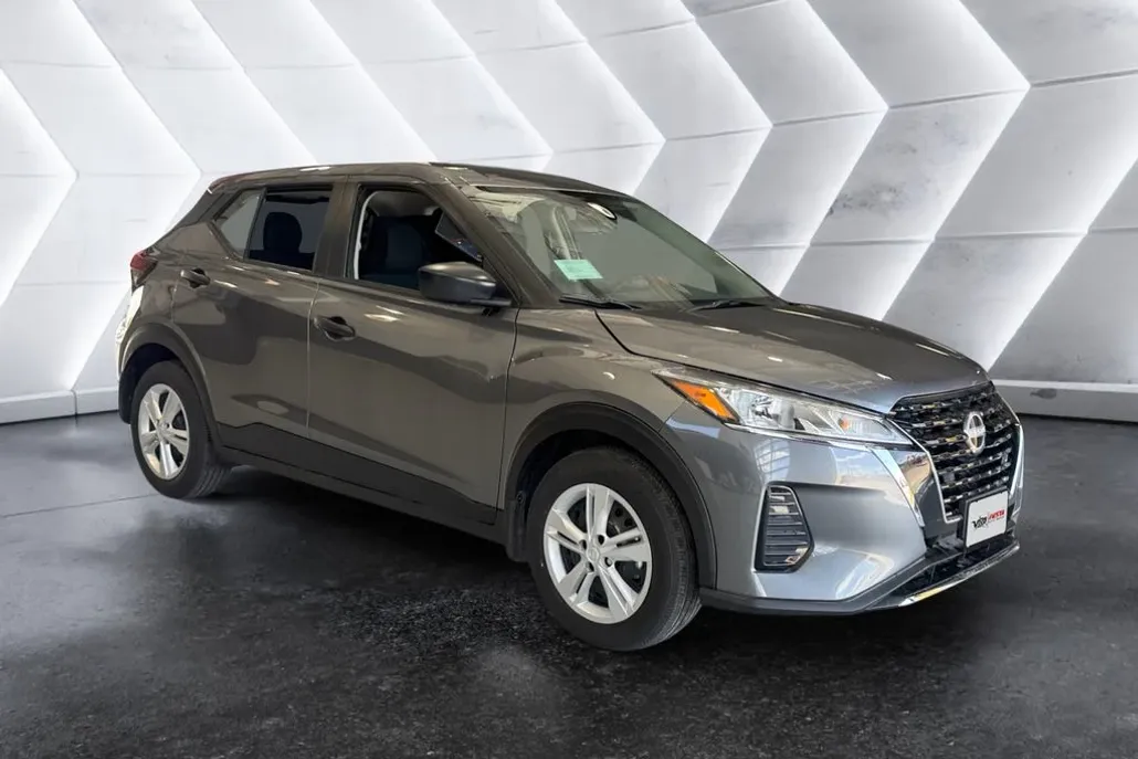 2024 Nissan Kicks S photo 1