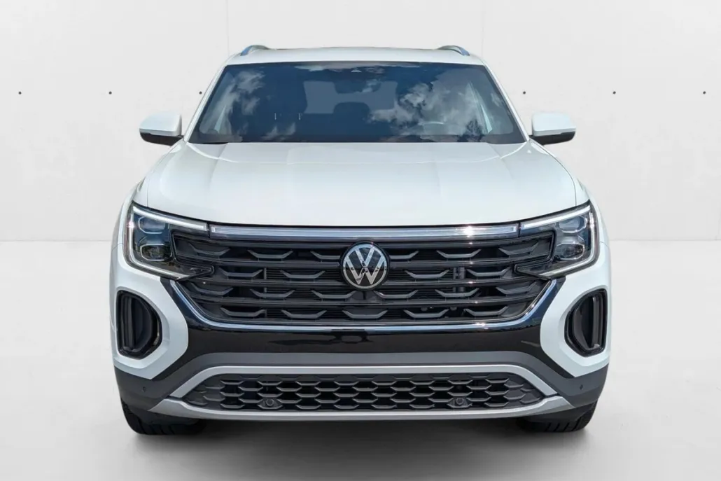 2024 Volkswagen Atlas Cross Sport SE Technology photo 1