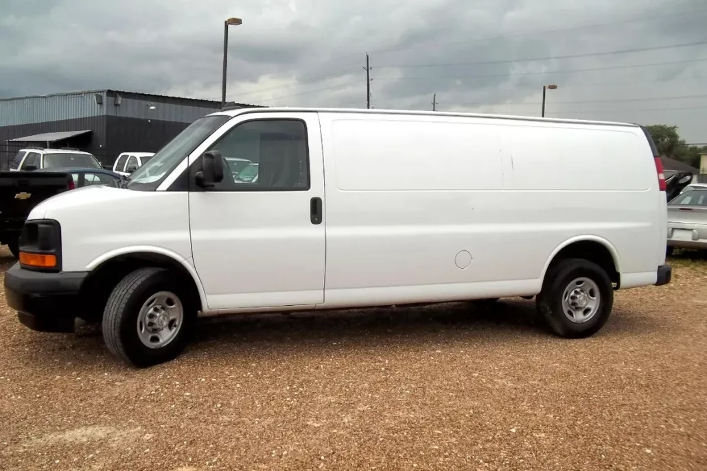 2017 Chevrolet Express photo 1