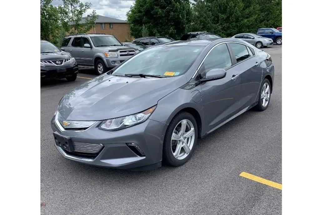 2018 Chevrolet Volt LT photo 1