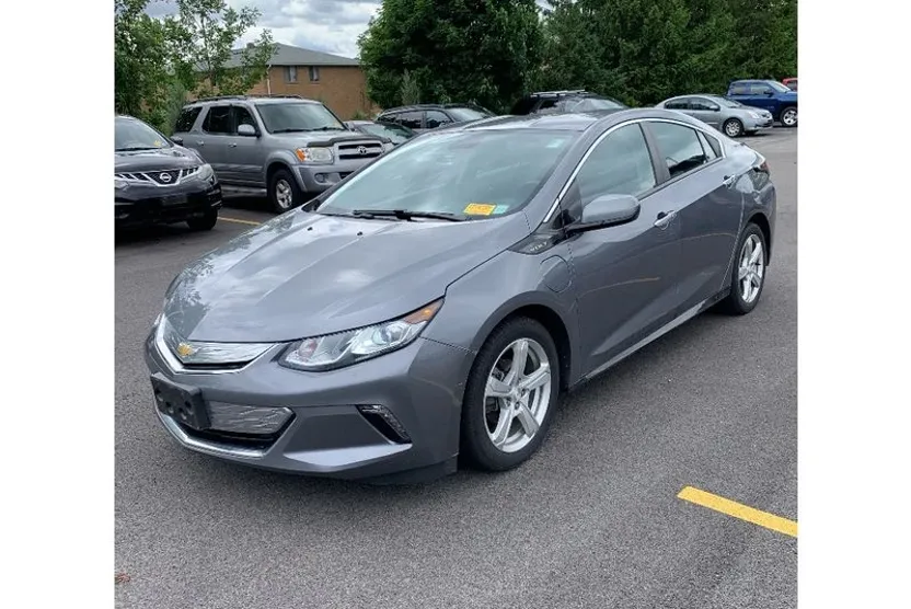 2018 Chevrolet Volt LT photo 1