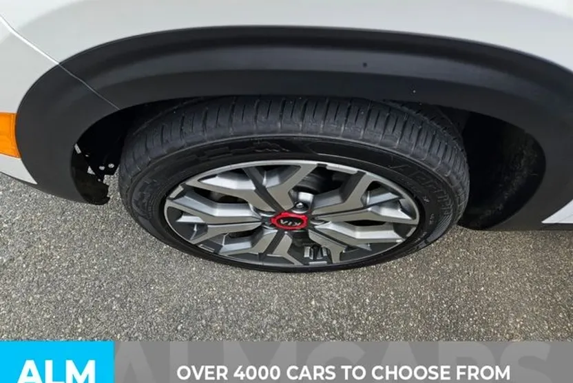 2021 Kia Seltos S photo 1