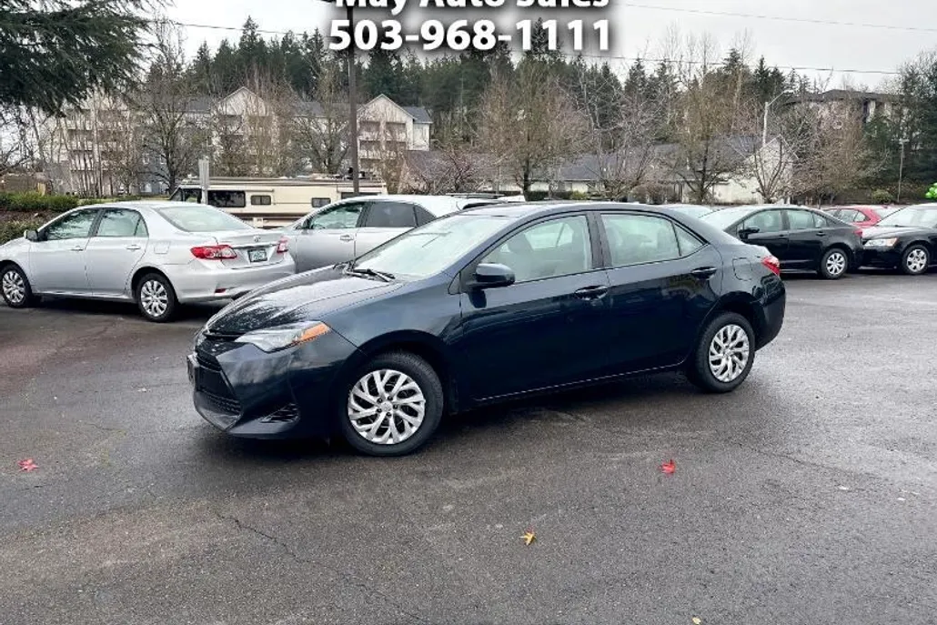 2018 Toyota Corolla LE photo 1
