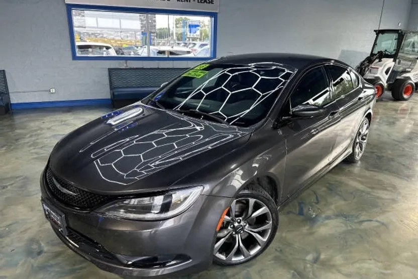 2016 Chrysler 200 S photo 1