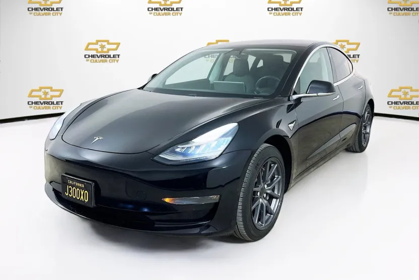 2018 Tesla Model 3 Long Range photo 1