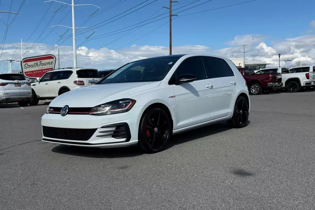 2021 Volkswagen Golf GTI SE photo 1
