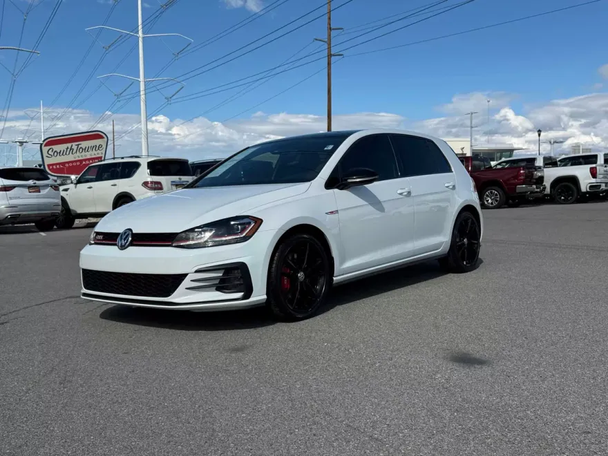 2021 Volkswagen Golf GTI SE photo 1