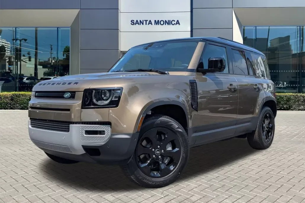 2025 Land Rover Defender 110 S photo 1