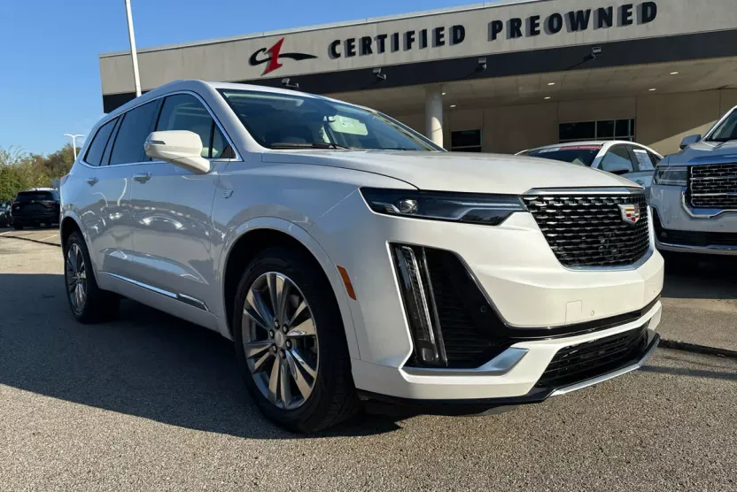 2023 Cadillac XT6 Premium Luxury photo 1