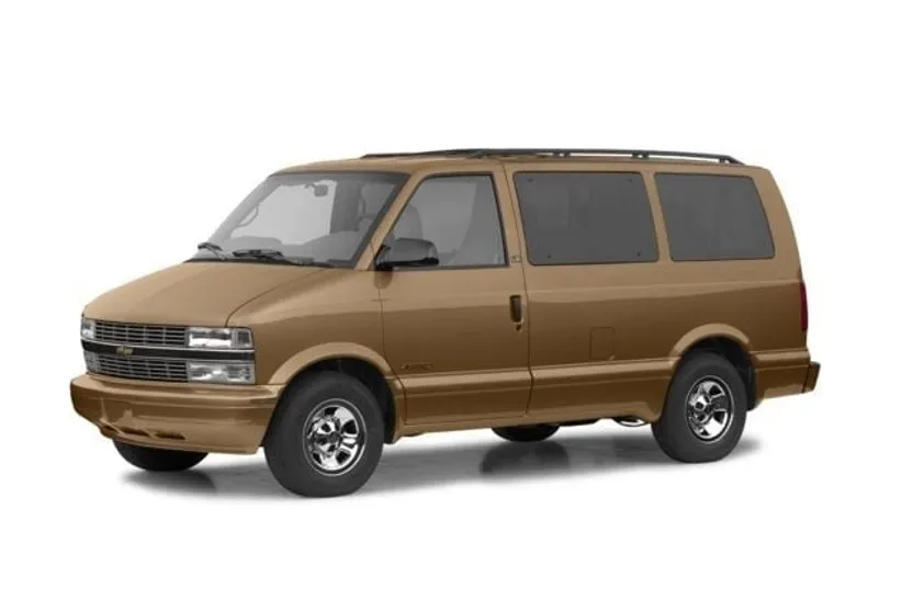 2002 Chevrolet Astro LT photo 1