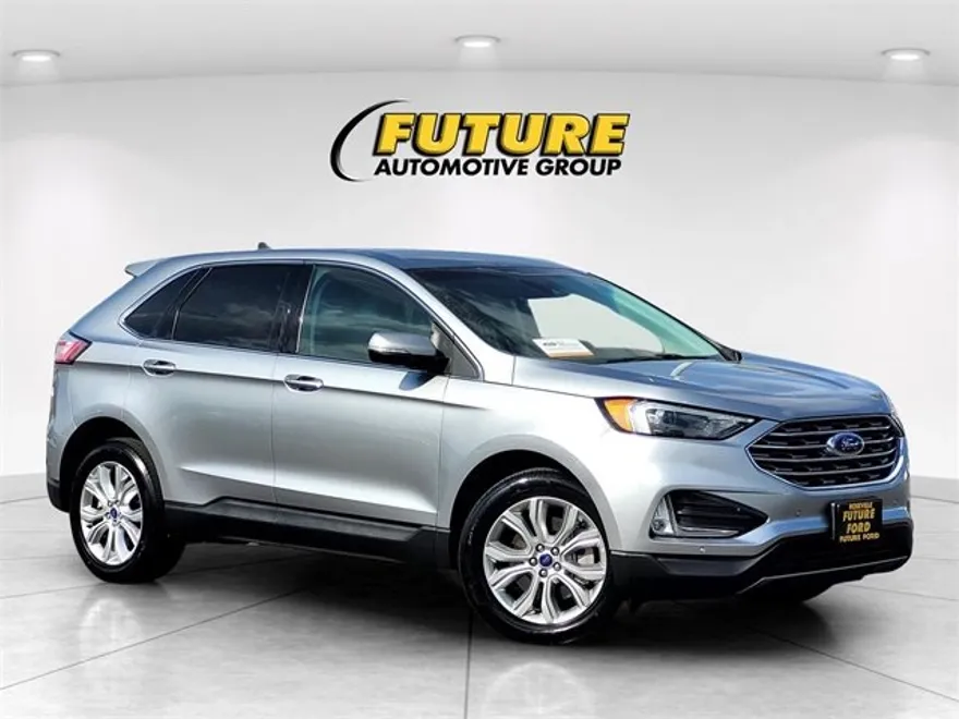2022 Ford Edge Titanium photo 1