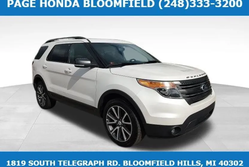 2015 Ford Explorer XLT photo 1