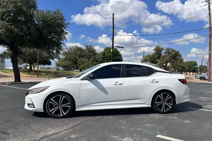 2021 Nissan Sentra SR photo 1