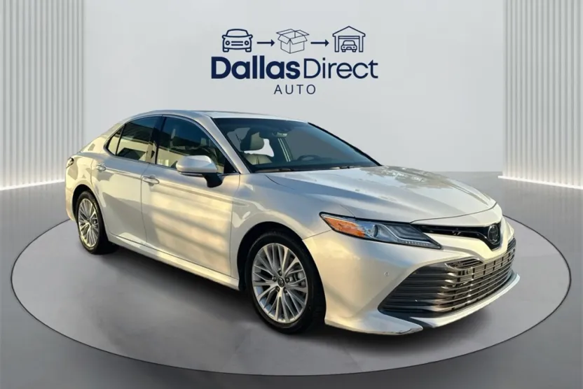 2018 Toyota Camry SE XLE photo 1