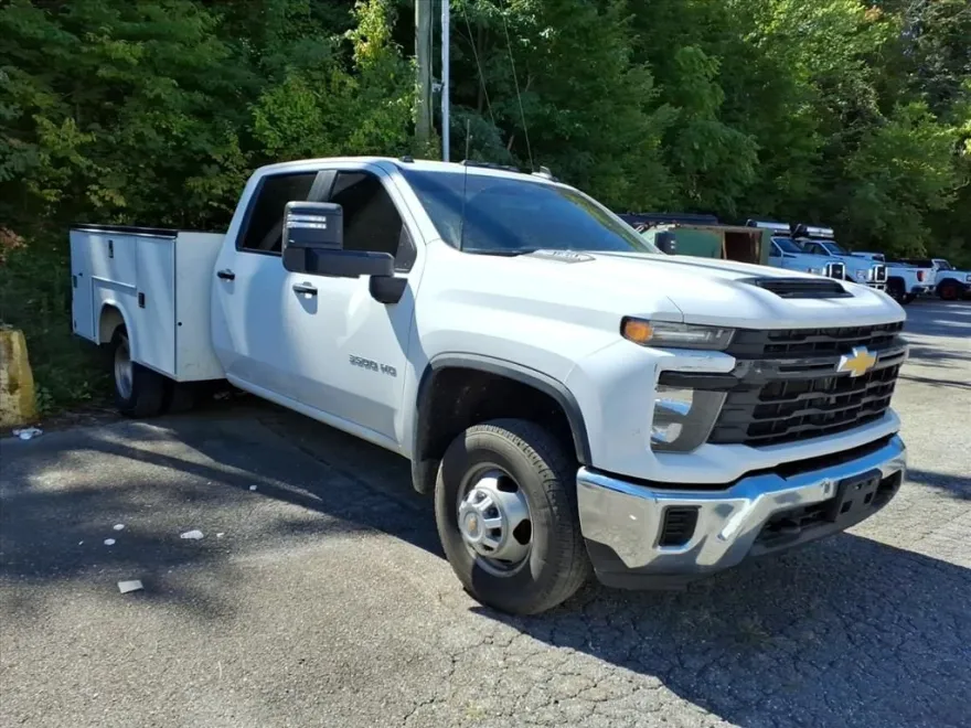 2024 Chevrolet Silverado 3500HD Work Truck photo 1
