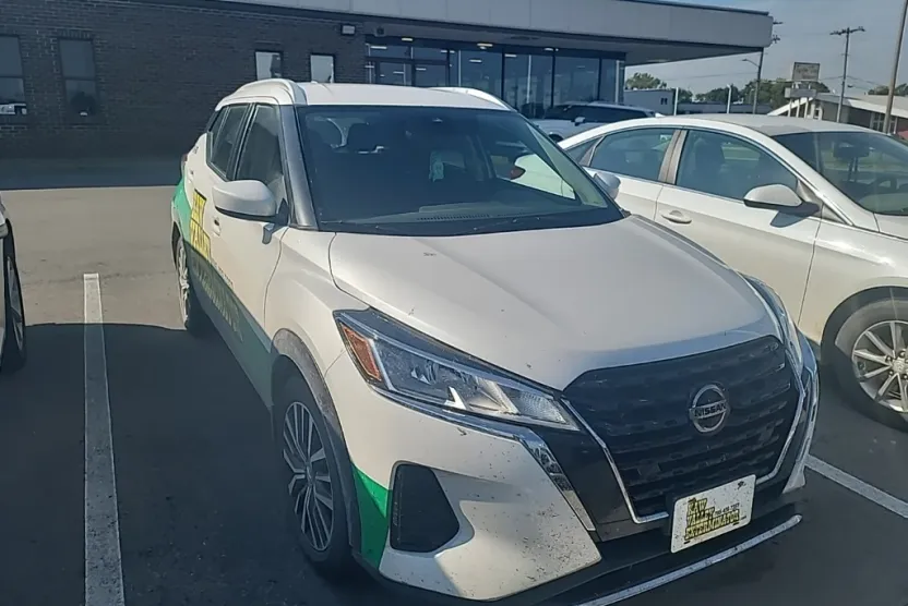 2021 Nissan Kicks SV photo 1