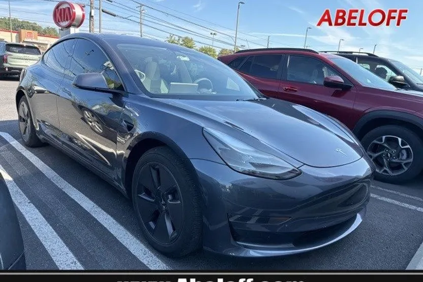 2023 Tesla Model 3 photo 1