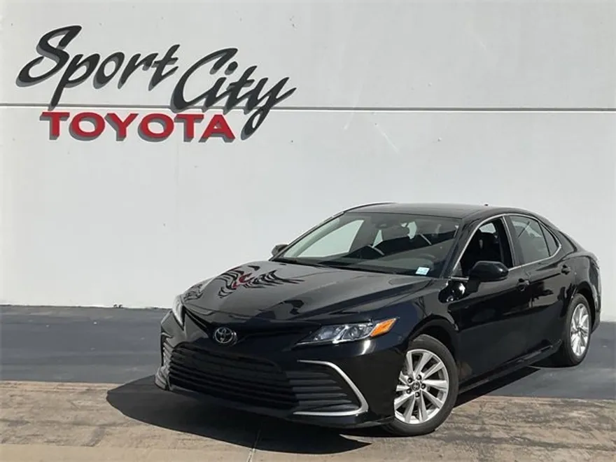 2024 Toyota Camry LE photo 1