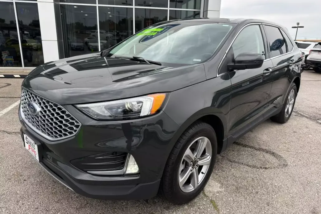 2023 Ford Edge SEL photo 1