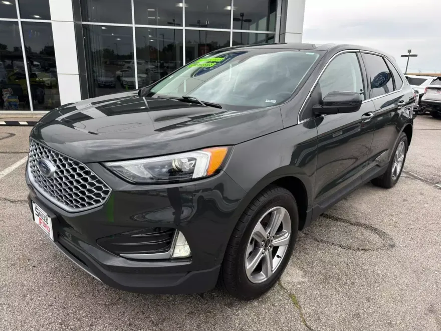 2023 Ford Edge SEL photo 1