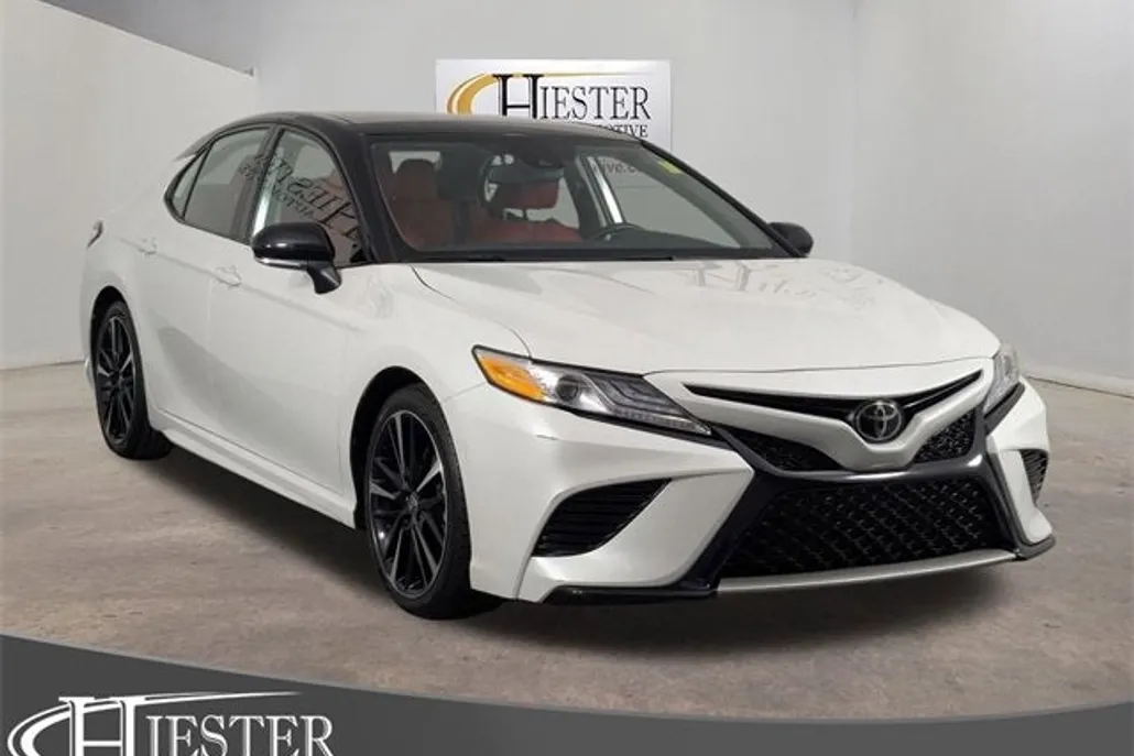 2020 Toyota Camry XSE photo 1