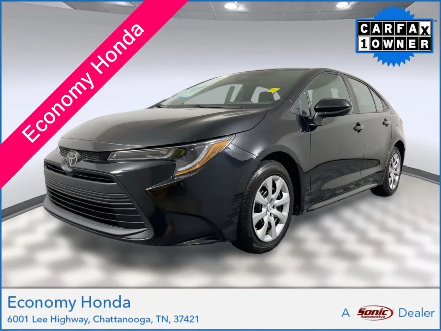 2023 Toyota Corolla LE photo 1