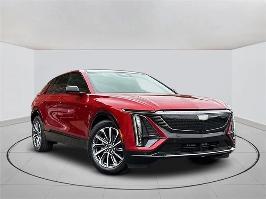 2025 Cadillac Lyriq Sport photo 1