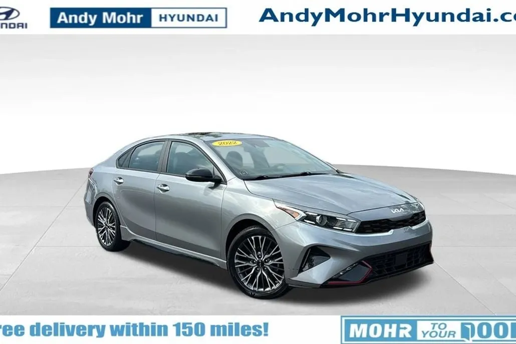 2022 Kia Forte GT-Line photo 1